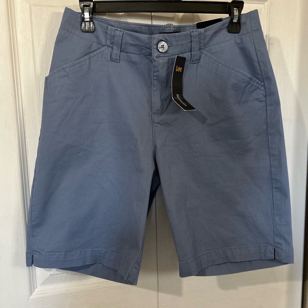 Lee Bermuda dusty Blue Shorts regular fit     mid rise size 8 medium